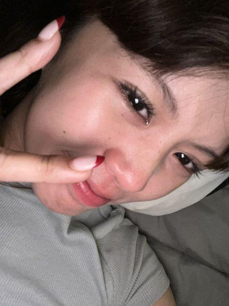 Maloi Crying