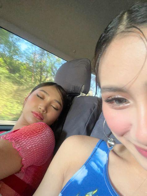 sleeping jhoanna with sheena