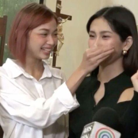 Hambebe tinakpan ang bibig